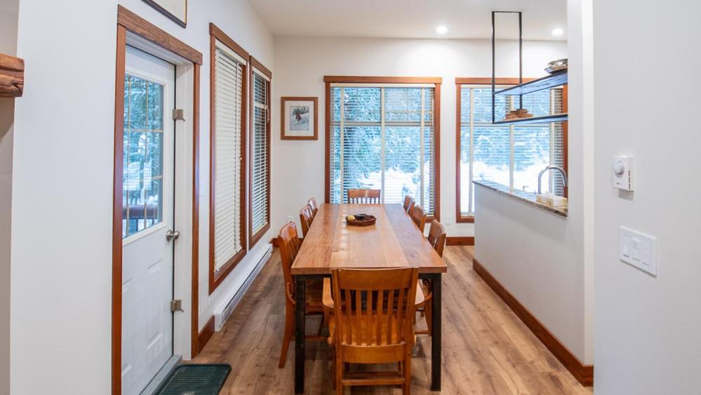 Snow Creek Lodge By Fernie Lodging Co Exterior foto